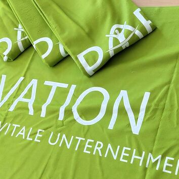 grünes Sporthandtuch